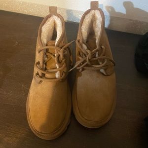 Women’s UGH boots size 9 NEVER WORN Smoke free , pet free home
